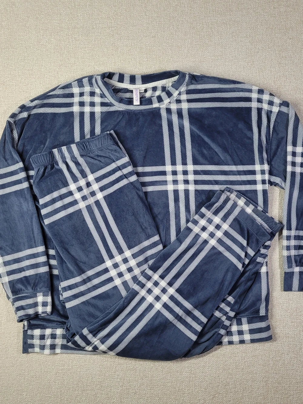 Cozy Women's Navy Plaid Long-Sleeve Pajama Set - Picture 1 of 12